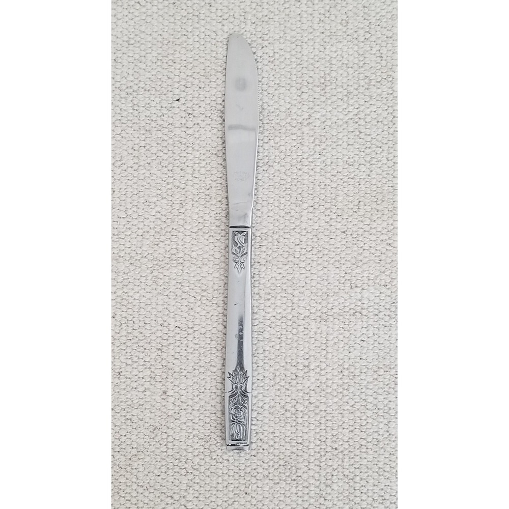1 (one) Imperial Dinner Knife YOUNG ROSE by‎ IMPERIAL INTL 8 3/8"